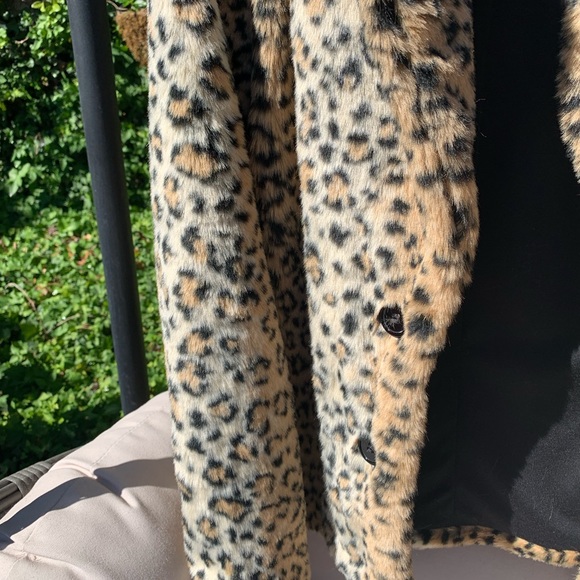 Beautiful & Fun Leopard Jacket - Picture 7 of 10